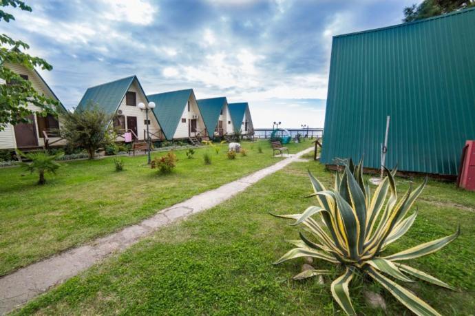 Kyalasur Hotel Сухуми Екстериор снимка