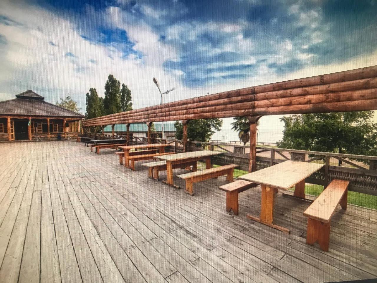 Kyalasur Hotel Сухуми Екстериор снимка