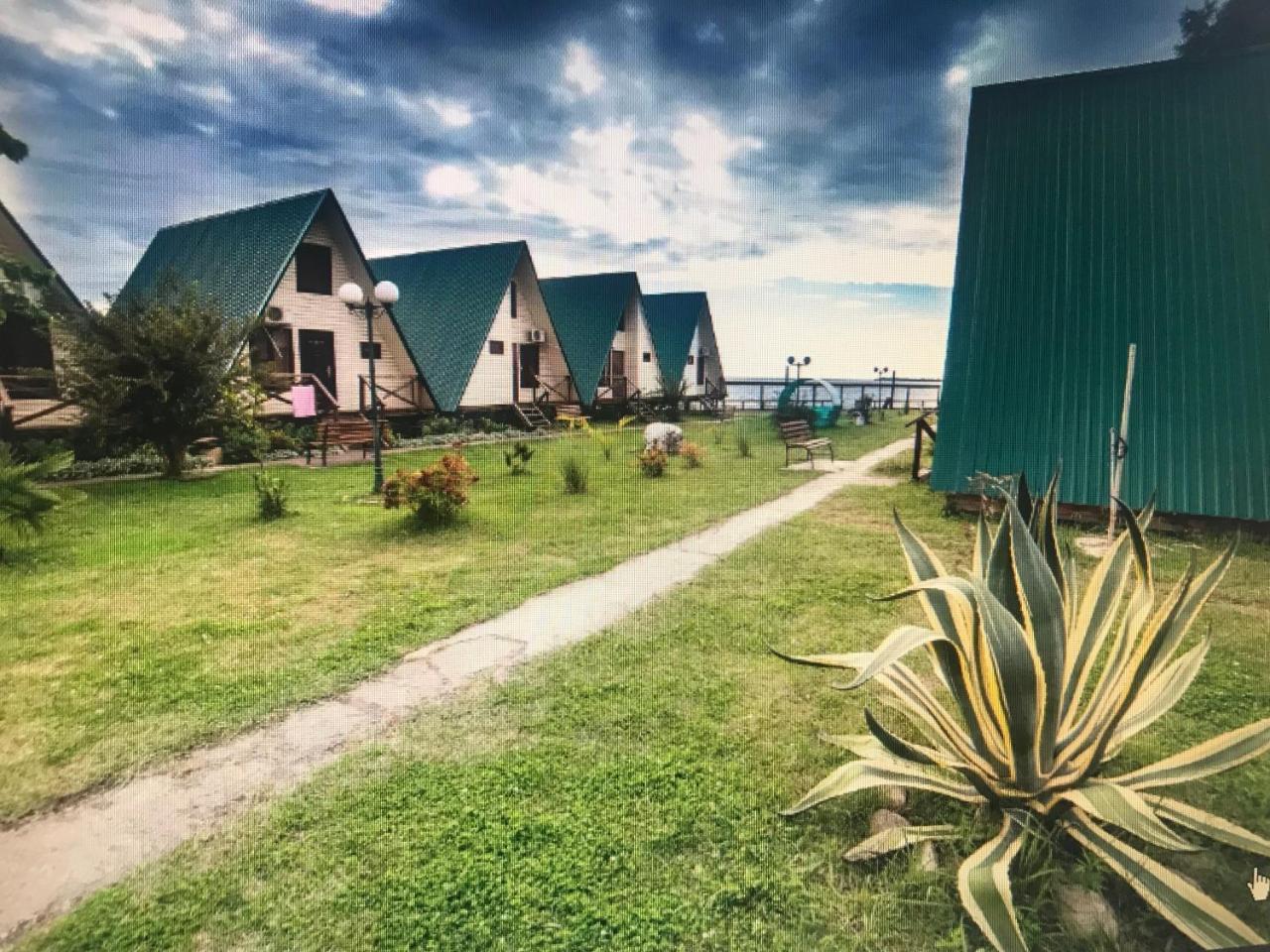 Kyalasur Hotel Сухуми Екстериор снимка